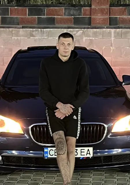 Я Саня, 21, из Киева, ищу знакомство для постоянных отношений