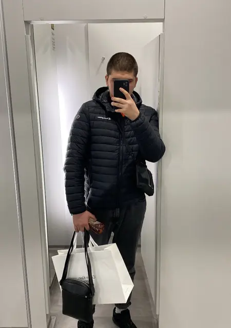 Валік из Брно, мне 19, познакомлюсь без обязательств