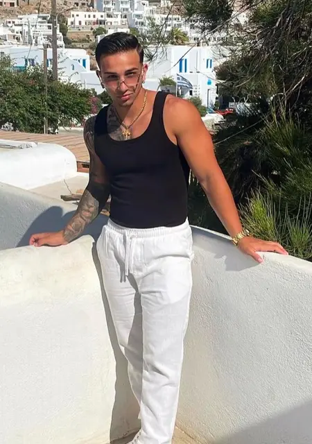 Samuel из Генуи, мне 26, познакомлюсь для открытые отношения