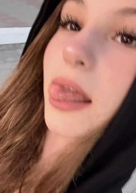 Я Qejweksv, 19, знакомлюсь без обязательств в Минске