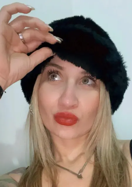 Anna из Неаполя, мне 22, познакомлюсь на одну ночь