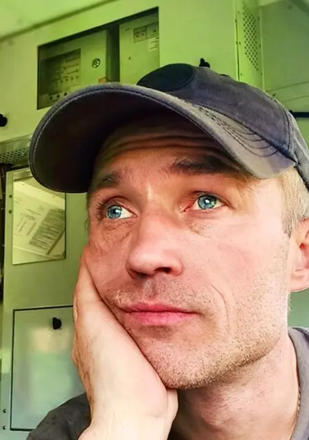 Руслан из Стокгольма, мне 44, познакомлюсь для вирта