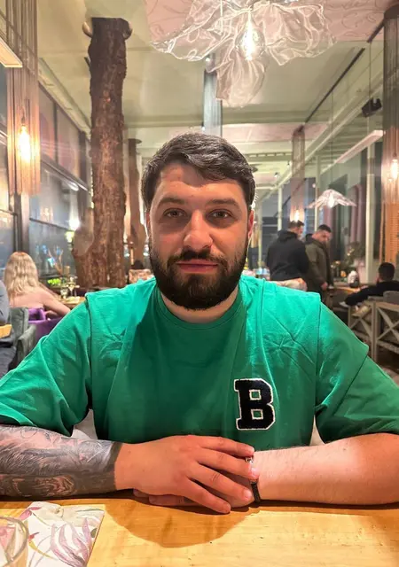 Я Владислав, 31 років, знайомлюсь без зобов'язань у Вінниці