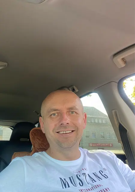 Олег из Билефельда, мне 44, познакомлюсь для дружбы