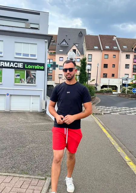 Andrei из Фремен-Мерлебак, мне 27, познакомлюсь без обязательств