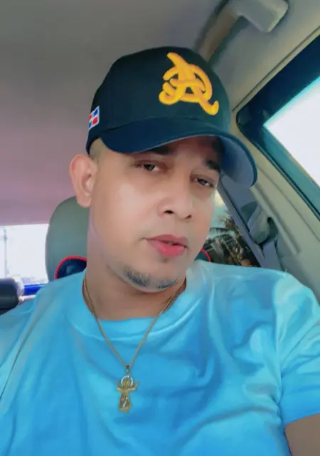 Я Juan Carlos, 38, из Наваррета, ищу знакомство для приятного времяпровождения