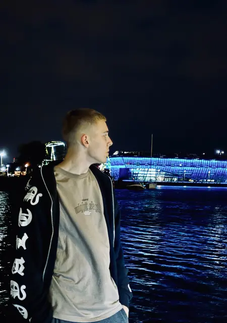 Я Nikita, 19 років, знайомлюсь без зобов'язань у Одесі