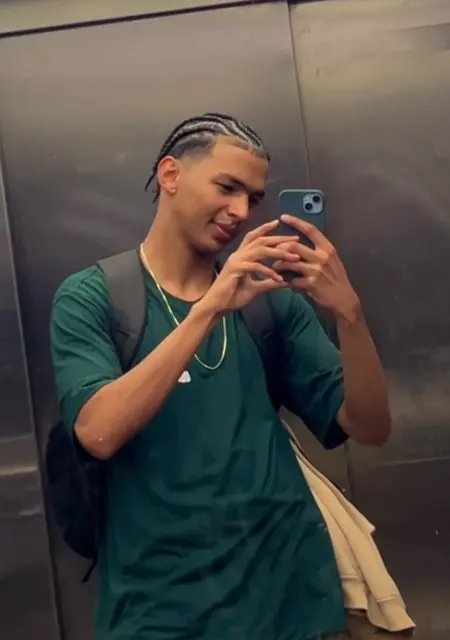 Я Weslwey, 21, знакомлюсь для открытые отношения в Эстрема