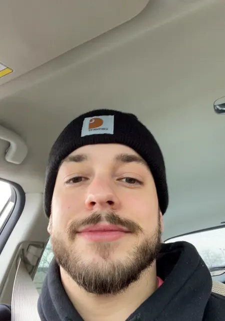 Я Alexandre, 26, знакомлюсь без обязательств в Тулон