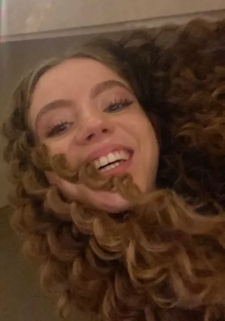 Elsa из Парижа, ищу на сайте постоянные отношения