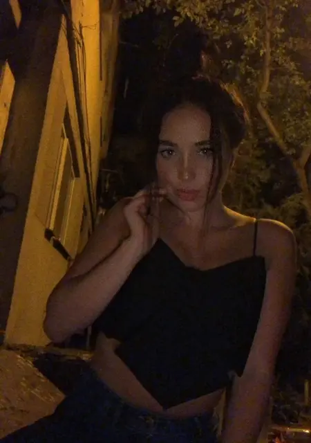 Я Gabriela, 25, знакомлюсь для дружбы в Констанце