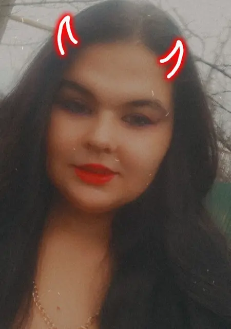 Я Карина, 20, знакомлюсь без обязательств в Макеевке