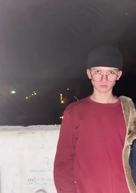 Я Tema, 19, из Амстердама, ищу знакомство для приятного времяпровождения