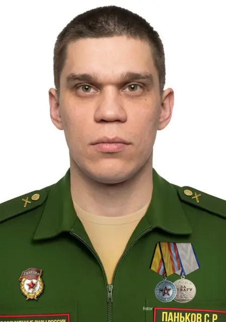 Я Сергей, 21, знакомлюсь без обязательств в Горловке