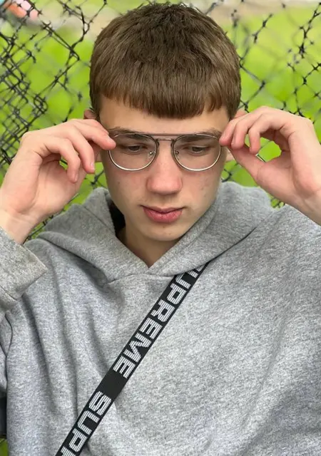 Я Roma, 19, знакомлюсь на одну ночь в Праге