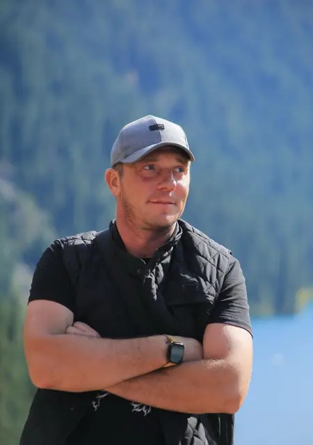 Я Виталий, 40, из Алматы, ищу знакомство для постоянных отношений