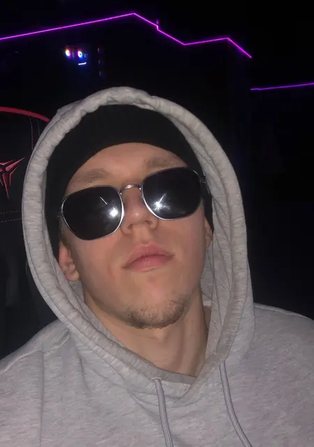 Я Ivan, 21, из Праги, ищу знакомства на одну ночь