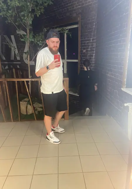 Максим из Шарм-эль-шейха, мне 28, познакомлюсь на одну ночь