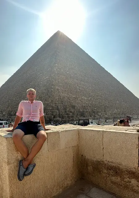 Я Артем, 28, из Анталии, ищу знакомства без обязательств