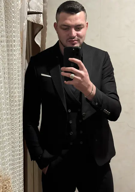 Я Artem, 27, из Першотравенска, ищу знакомство для дружбы