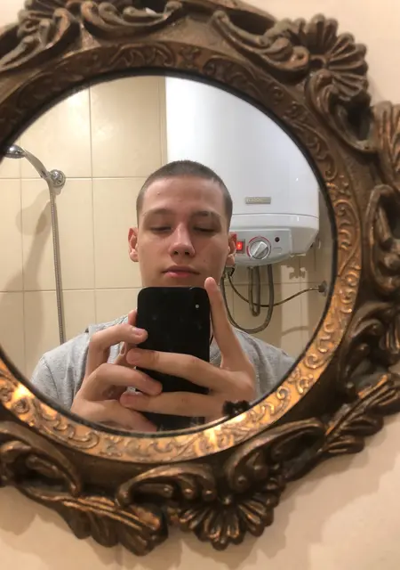 Я Игорь, 21 років, знайомлюсь на одну ніч у Одесі