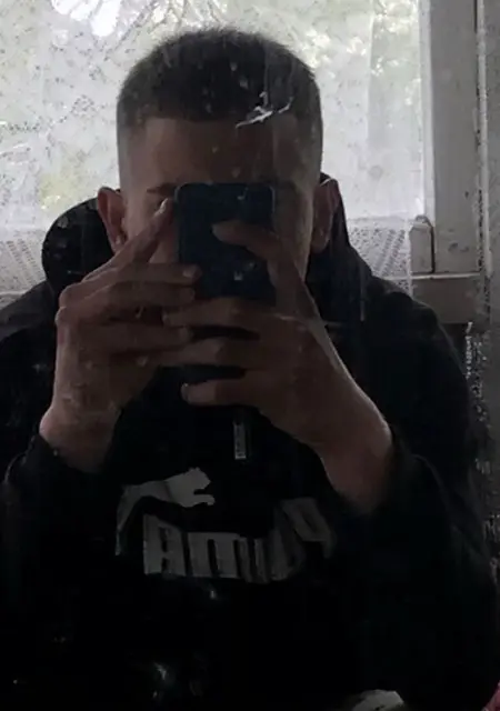 Я Мирон, 24 років, знайомлюсь без зобов'язань у Чернівцях