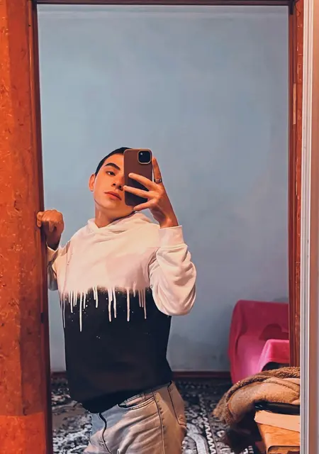 Я Артем, 24 років з Харкова, шукаю знайомства без зобов'язань