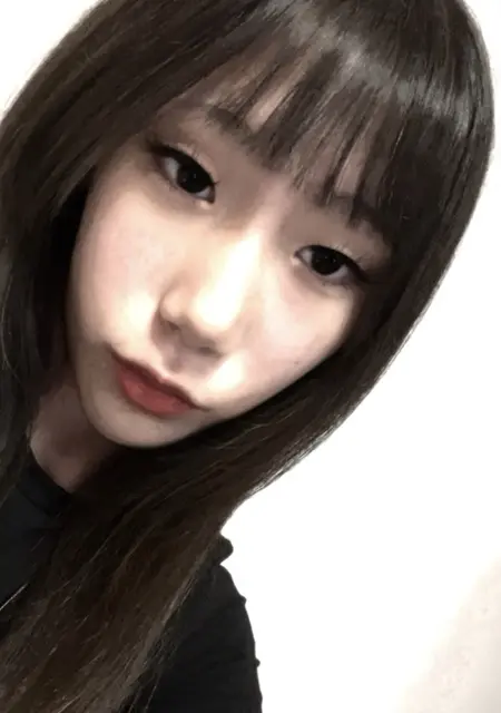 Я Эвелина, 18, из Франкфурта-на-майне, ищу знакомство для приятного времяпровождения