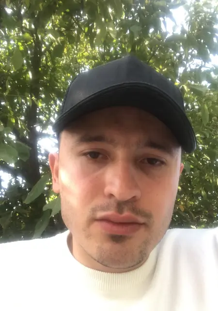 Я Maga, 28, знакомлюсь без обязательств в Дубае