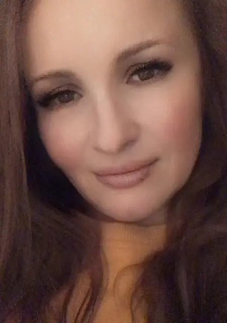 Анна з Кам'янське, мені 44 років, познайомлюсь без зобов'язань