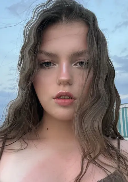 Валери из Франкфурта-на-майне, ищу на сайте знакомства без обязательств