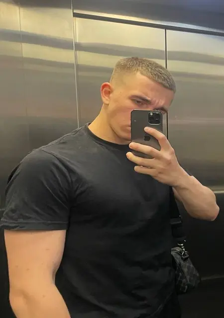 Я Максим, 25, знакомлюсь без обязательств в Цюрихе