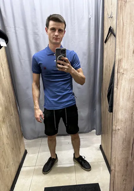 Я Денис, 25, знакомлюсь без обязательств в Унгень