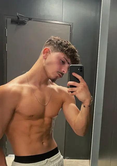 Roy из Тель-авива, ищу на сайте дружбу