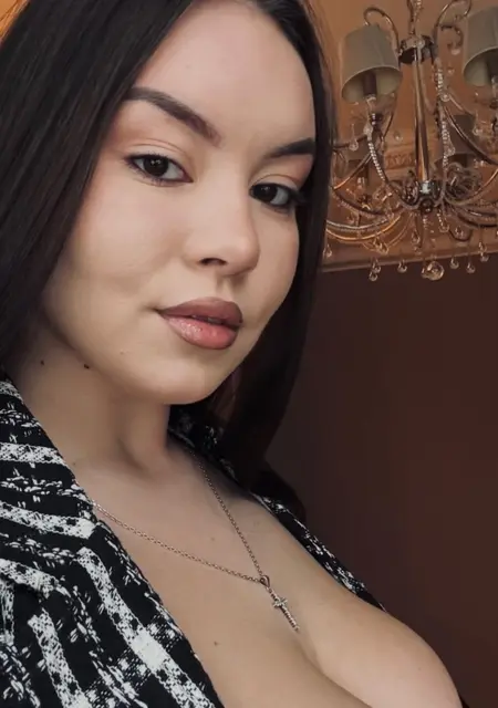 Я Варя, 21 років, знайомлюсь для вірт у Макіївці