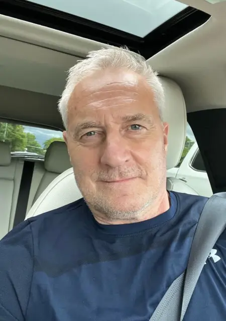 Я Andre Moreua, 57, из Алматы, ищу знакомство для открытые отношения