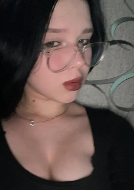 Я Ира, 25 років, знайомлюсь на одну ніч у Нетішин