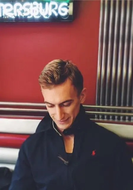 Я Артём, 31, из Дюссельдорфа, ищу знакомства без обязательств