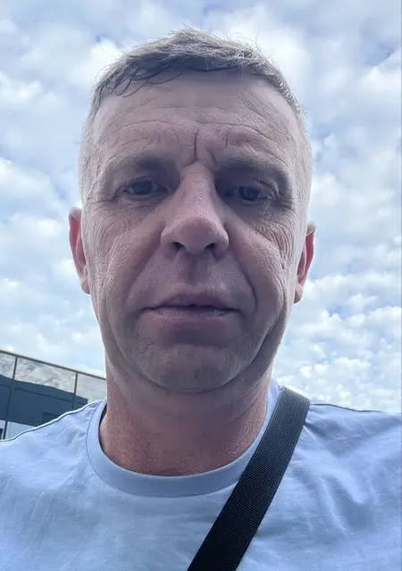 Я Yaroslav, 46, знакомлюсь без обязательств в Роттердаме