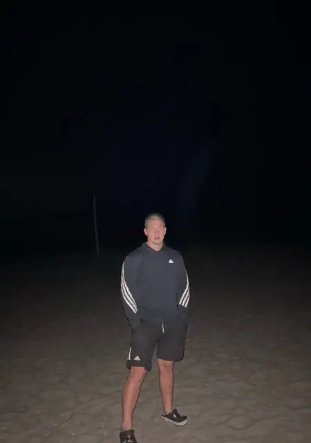 Я Андрей, 25, знакомлюсь для постоянных отношений в Брадфорд