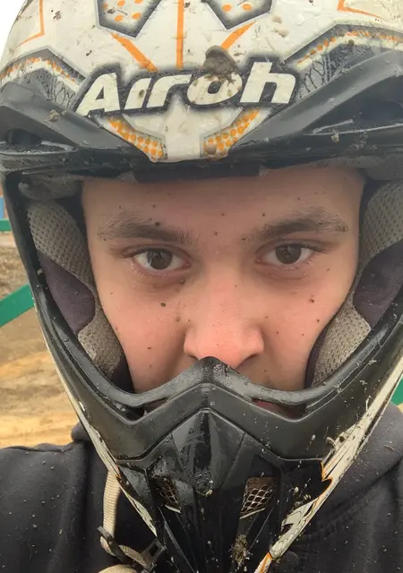 Я Владимир, 18, из Дронтена, ищу знакомства без обязательств