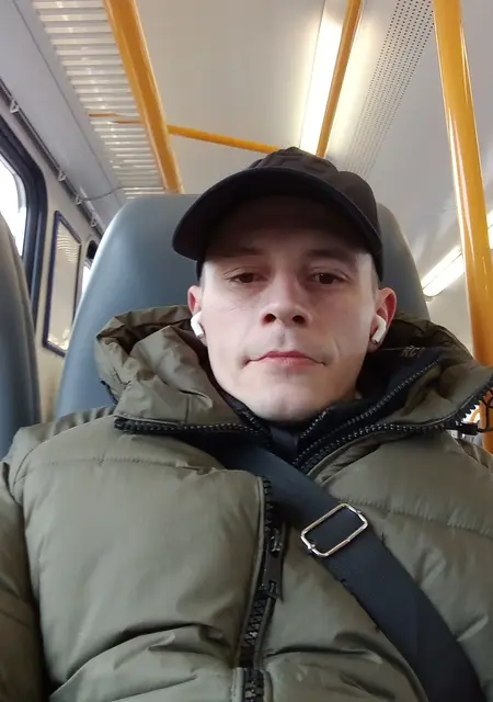 Я Павел, 30, из Мумбаев, ищу знакомство для приятного времяпровождения