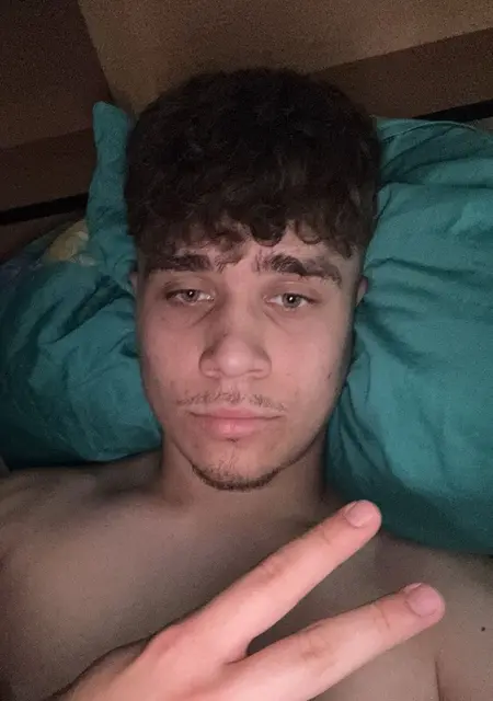 Я Alejandro, 18, знакомлюсь для вирта в Бухаресте