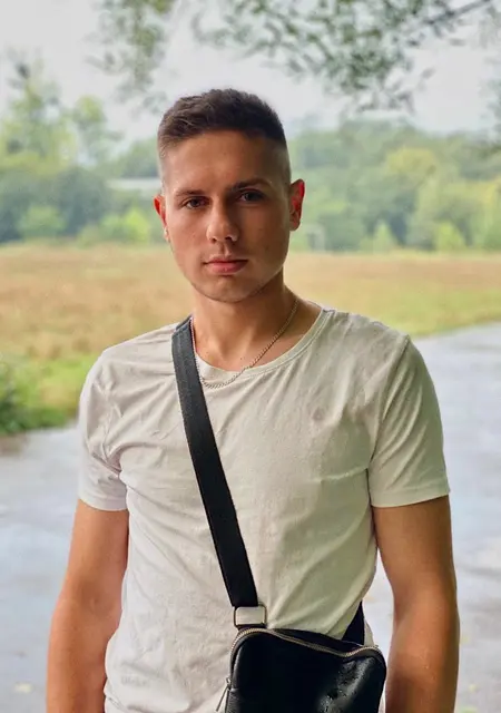 Я Тарас, 23, знакомлюсь для открытые отношения в Львове