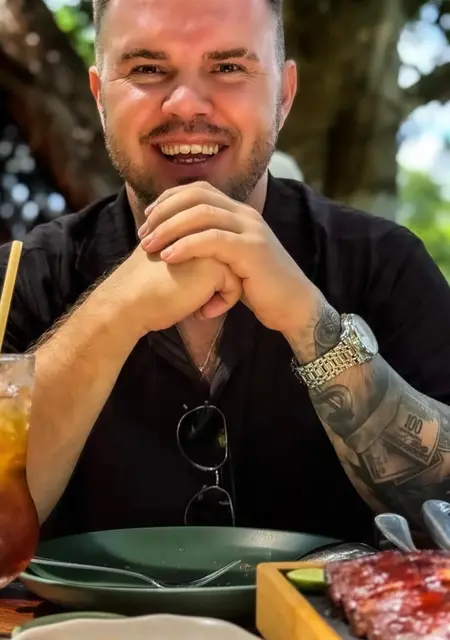 Я Дмитрий, 38, из Пхукета, ищу знакомство для совместных путешествий