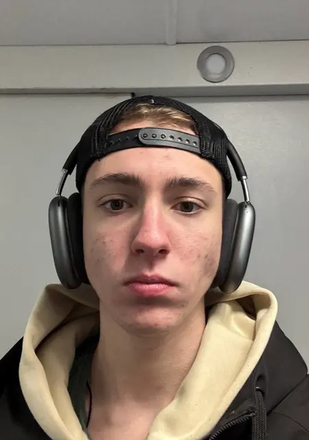 Янн из Измира, ищу на сайте знакомства на одну ночь