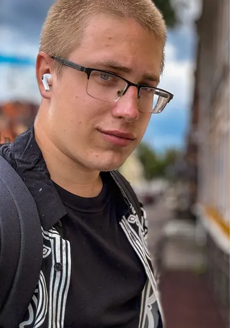 Владислав из Стокгольма, ищу на сайте знакомства на одну ночь