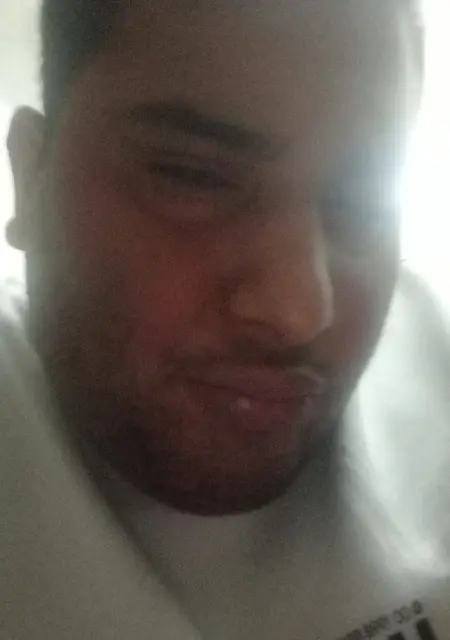 Exequiel de Barcelona, tengo 23 años, listo para conocer para lío de una noche