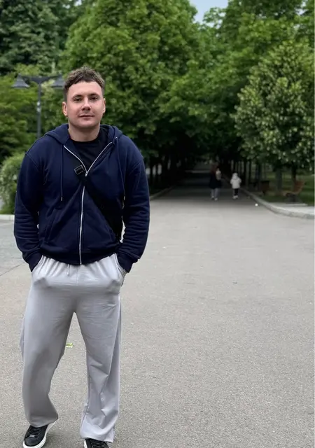 Я Александр, 23, знакомлюсь на одну ночь в Кишинёве