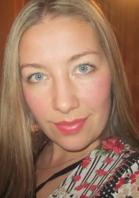 Я Ирина, 44 років з Донецька, шукаю знайомства без зобов'язань